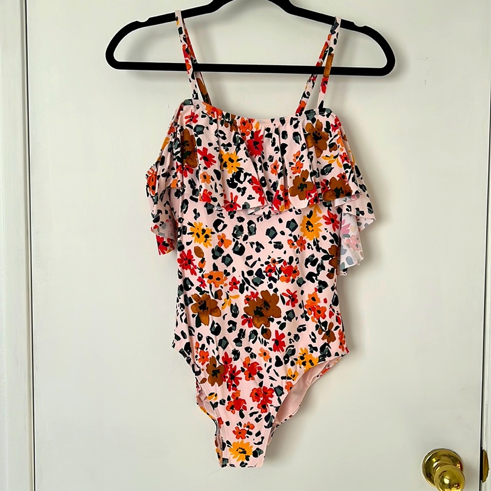Sea Ángel Cold shoulder one piece swimsuit medium